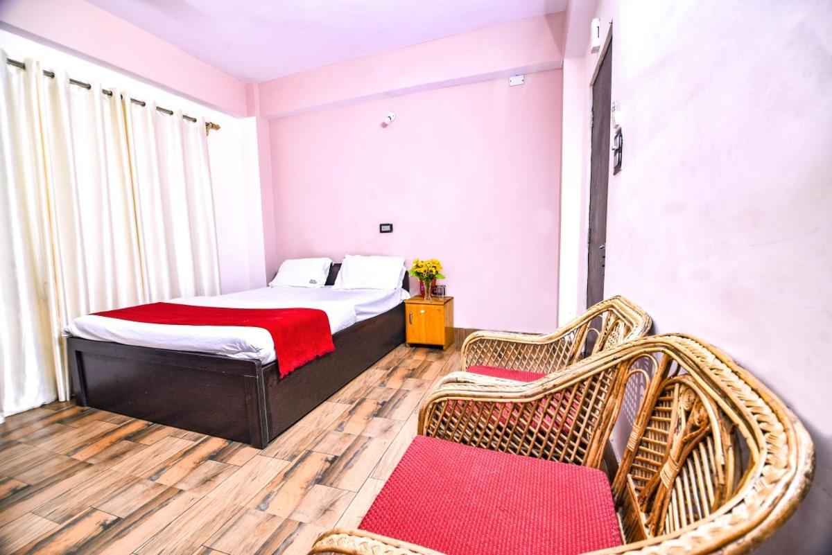 קלימפונג Hotel Aashiyana מראה חיצוני תמונה