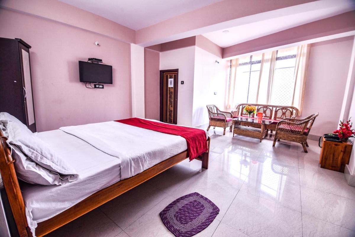 קלימפונג Hotel Aashiyana מראה חיצוני תמונה